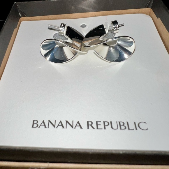 Brand New Banana Republic Earrings - Picture 3 of 3